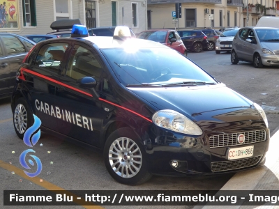 Fiat Grande Punto
Carabinieri
CC DH 866
Parole chiave: Fiat Grande_Punto CCDH866