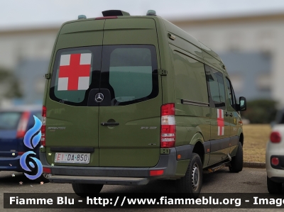 Mercedes-Benz Sprinter 4x4 III serie restyle
Esercito Italiano
Sanità Militare
EI DA 850
Parole chiave: Mercedes-Benz Sprinter_4x4_IIIserie_ restyle EIDA850 Ambulanza