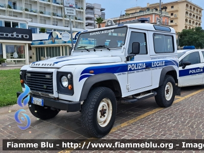 Land Rover Defender 90
Polizia Locale
Comune di Riccione (RN)
Codice Automezzo: 14
POLIZIA LOCALE YA 071 AG
Parole chiave: Land-Rover Defender_90 POLIZIALOCALEYA071AG