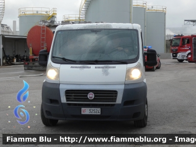 Fiat Ducato X250
Vigili del Fuoco
Comando Provinciale di Bari
VF 32524
Parole chiave: Fiat Ducato_X250 VF32524