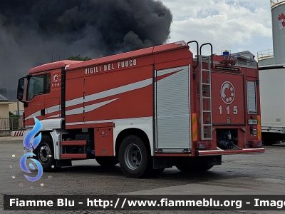 Man TGS 18.320 I serie
Vigili del Fuoco
Comando Provinciale di Bari
Distaccamento Permanente di Corato
AutoBottePompa allestimento Bai
VF 28563
Parole chiave: Man TGS_18.320_Iserie VF28563