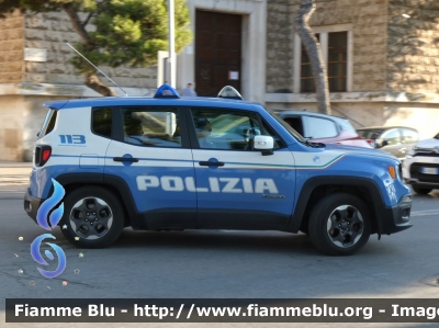 Jeep Renegade
Polizia di Stato
Reparto Prevenzione Crimine
Allestimento NCT Nuova Carrozzeria Torinese
Decorazione Grafica Artlantis
POLIZIA M3014
Parole chiave: Jeep Renegade POLIZIAM3014