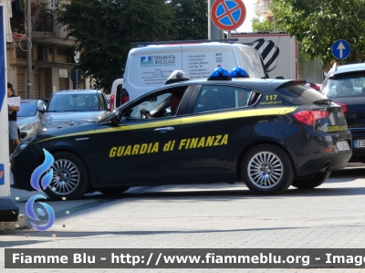 Alfa Romeo Nuova Giulietta restyle
Guardia di Finanza
Allestimento NCT Nuova Carrozzeria Torinese
Gdif 264 BN
Parole chiave: Alfa-Romeo Nuova Giulietta_restyle GdiF264BN