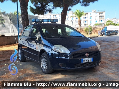 Fiat Grande Punto
Polizia Locale
Comune di Bari
Codice Automezzo: 141
POLIZIA LOCALE YA 376 AK
Parole chiave: Fiat Grande_Punto POLIZIALOCALEYA376AK