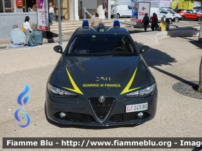 Alfa Romeo Nuova Giulia
Guardia di Finanza
Allestimento FCA
Decorazione Grafica Artlantis
GdiF 245 BQ
Parole chiave: Alfa-Romeo Nuova Giulia GdiF245BQ FieraDelLevante2024