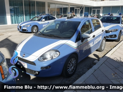 Fiat Punto VI serie
Polizia di Stato
Allestimento NCT Nuova Carrozzeria Torinese
Decorazione Grafica Artlantis
POLIZIA N5338
Parole chiave: Fiat Punto_VIserie POLIZIAN5338 FieraDelLevante2024