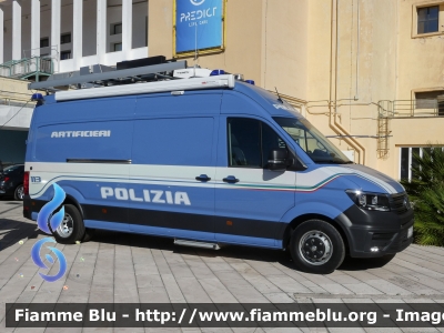 Volkswagen Crafter II serie
Polizia di Stato
Unità Artificieri
Allestimento Tekne
POLIZIA M6642
Parole chiave: Volkswagen Crafter_IIserie POLIZIAM6642 FieraDelLevante2024