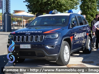 Jeep Grand Cherokee IV serie restyle
Carabinieri
Aliquote di Primo Intervento
Allestimento Repetti
CC DX 269
Parole chiave: Jeep Grand Cherokee_IVserie_restyle CCDX269 FieraDelLevante2024