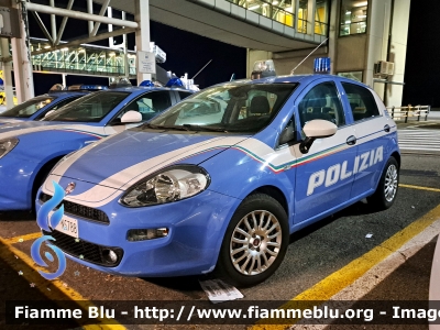 Fiat Punto VI serie
Polizia di Stato
Allestimento NCT Nuova Carrozzeria Torinese
Decorazione Grafica Artlantis
POLIZIA N5788
Parole chiave: Fiat Punto_VIserie POLIZIAN5788