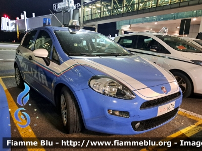 Fiat Punto VI serie
Polizia di Stato
Allestimento NCT Nuova Carrozzeria Torinese
Decorazione Grafica Artlantis
POLIZIA N5788
Parole chiave: Fiat Punto_VIserie POLIZIAN5788