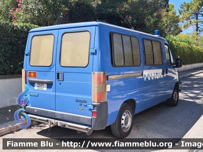 Fiat Ducato II serie
Polizia di Stato
Reparto Mobile
IX Reparto Mobile Bari
Allestimento Elevox
POLIZIA D6341
Parole chiave: Fiat Ducato_IIserie POLIZIAD6341