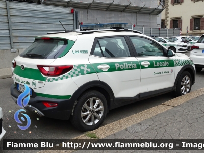 Kia Stonic
Polizia Locale
Comune di Milano
Codice Automezzo: 1643
POLIZIA LOCALE YA 470 AL
Parole chiave: Kia Stonic POLIZIALOCALEYA470AL