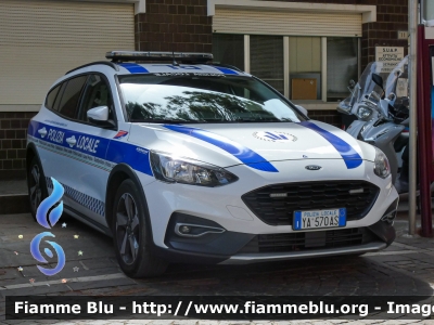 Ford Focus Stylewagon IV serie restyle
Polizia Locale
Comune di Misano Adriatico (RN)
Allestimento Bertazzoni
Codice Automezzo: 28
POLIZIA LOCALE YA 570 AS
Parole chiave: Ford Focus_Stylewagon_IVserie_restyle POLIZIALOCALEYA570AS