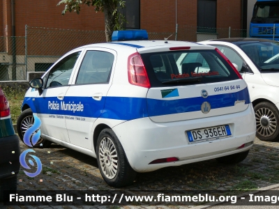 Fiat Grande Punto
Polizia Locale
Comune di Riccione (RN)
Codice Automezzo: 7
Parole chiave: Fiat Grande_Punto