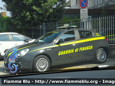 Alfa Romeo Nuova Giulietta
Guardia di Finanza
Allestimento NCT Nuova Carrozzeria Torinese
Decorazione Grafica Artlantis
GdiF 500 BK
Parole chiave: Alfa-Romeo Nuova Giulietta GdiF500BK