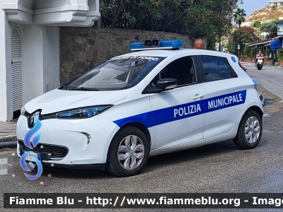 Renault Zoe
Polizia Municipale
Comune di Forio (NA)
Codice Automezzo: 11
Parole chiave: Renault Zoe