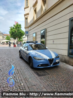 Alfa Romeo Nuova Giulia
Polizia di Stato
Questura di Bolzano
Squadra Volante
Allestimento FCA
POLIZIA M7318
Parole chiave: Alfa-Romeo Nuova_Giulia POLIZIAM7318
