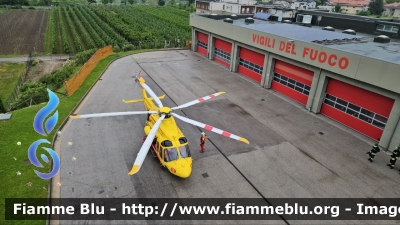 Agusta Westland AW139
Vigili del Fuoco
Corpo Permanente di Trento
Nucleo Elicotteri
I-TNDD
Parole chiave: Agusta-Westland AW139 I-TNDD