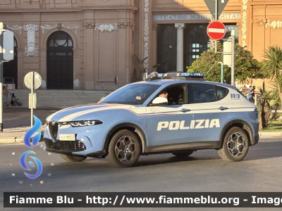 Alfa-Romeo Tonale
Polizia di stato 
Squadra volante
Allestimento FCA
POLIZIA M8327
Parole chiave: Alfa-Romeo Tonale POLIZIAM8327