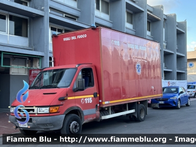 Iveco Daily III serie
Vigili del fuoco 
Comando provinciale di Bari
Nucleo NBCR
VF 22847
Parole chiave: Iveco_Daily VF22847