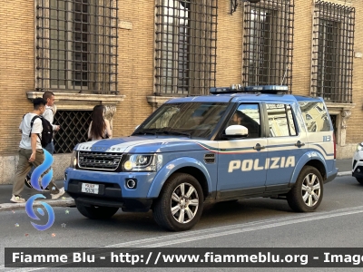 Land Rover Discovery 4
Polizia di Stato
Reparto Prevenzione Crimine
Unità Operativa di Primo Intervento
Allestimento Marazzi
Decorazione Grafica Artlantis
POLIZIA M2636
Parole chiave: Land_Rover_Discovery 4 POLIZIAM2636