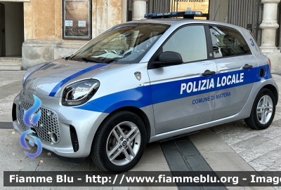 Smart ForFour
Polizia Locale Matera
POLIZIA LOCALE YA503AH
Parole chiave: Smart ForFour POLIZIALOCALEYA503AH