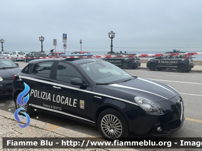 Alfa Romeo Giulietta
Polizia locale
Comune di Bitetto

Parole chiave: Alfa _Romeo_ Giulietta