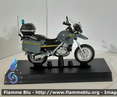 Bmw F 650 GS
Guardia di Finanza
Modello in scala 1:24
Parole chiave: Bmw_F_650_GS