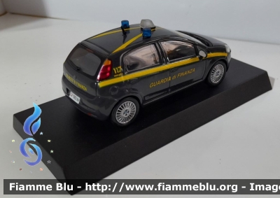 Fiat Grande Punto
Guardia di Finanza - Seconda fornitura - Livrea grigio scuro 
Modello in scala 1:43
Parole chiave: Fiat_Grande_Punto