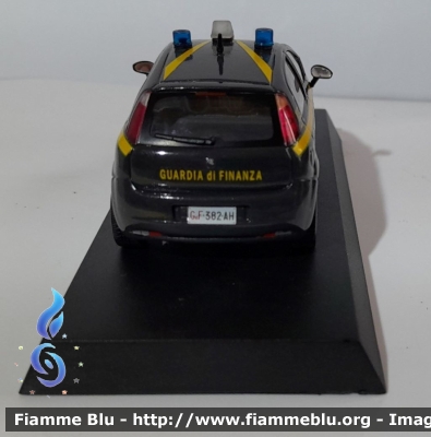 Fiat Grande Punto
Guardia di Finanza - Seconda fornitura - Livrea grigio scuro 
Modello in scala 1:43
Parole chiave: Fiat_Grande_Punto