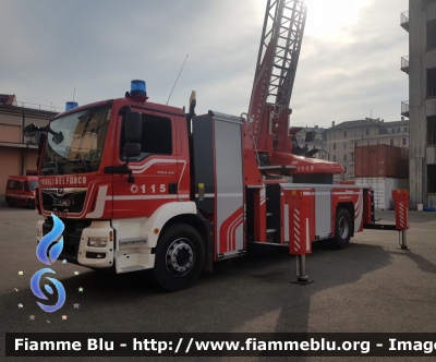 Man TGM 18.320 III serie
Vigili del Fuoco
Comando Provinciale di Milano
Autoscala articolata L42A-XS da 42 metri
Allestimento BAI - Metz
VF 30057
Parole chiave: Man TGM_18.320_IIIserie VF30057