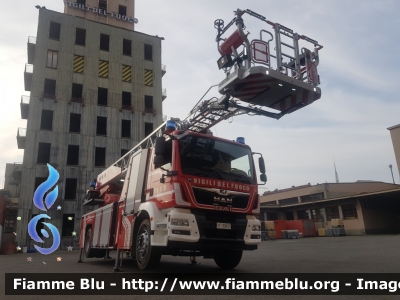 Man TGM 18.320 III serie
Vigili del Fuoco
Comando Provinciale di Milano
Autoscala articolata L42A-XS da 42 metri
Allestimento BAI - Metz
VF 30057
Parole chiave: Man TGM_18.320_IIIserie VF30057